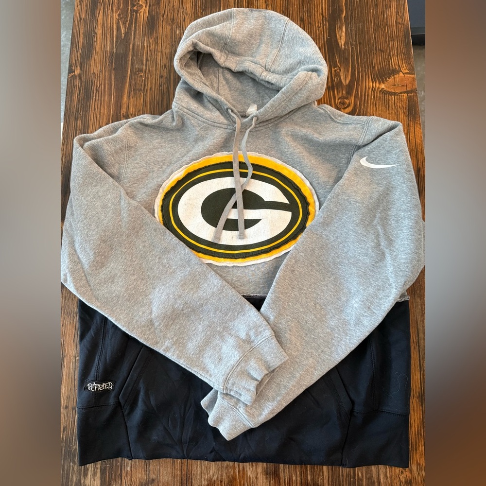 Nike Gray Hoodie with Green Bay Packers Emblem